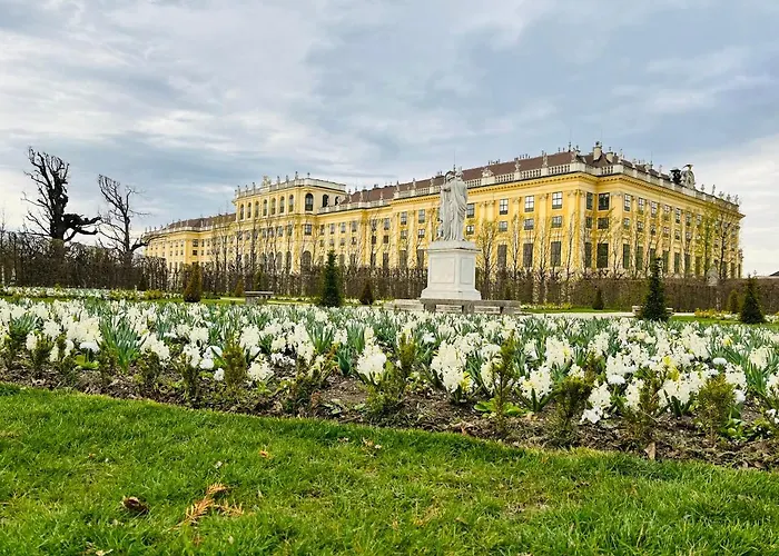 Lovely Nest! Just Beside Schoenbrunn Palace And Zoo! * Vienna
